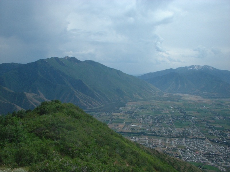 Looking down on east Mapleton and the East Bench with the Wasatch Range behind it.